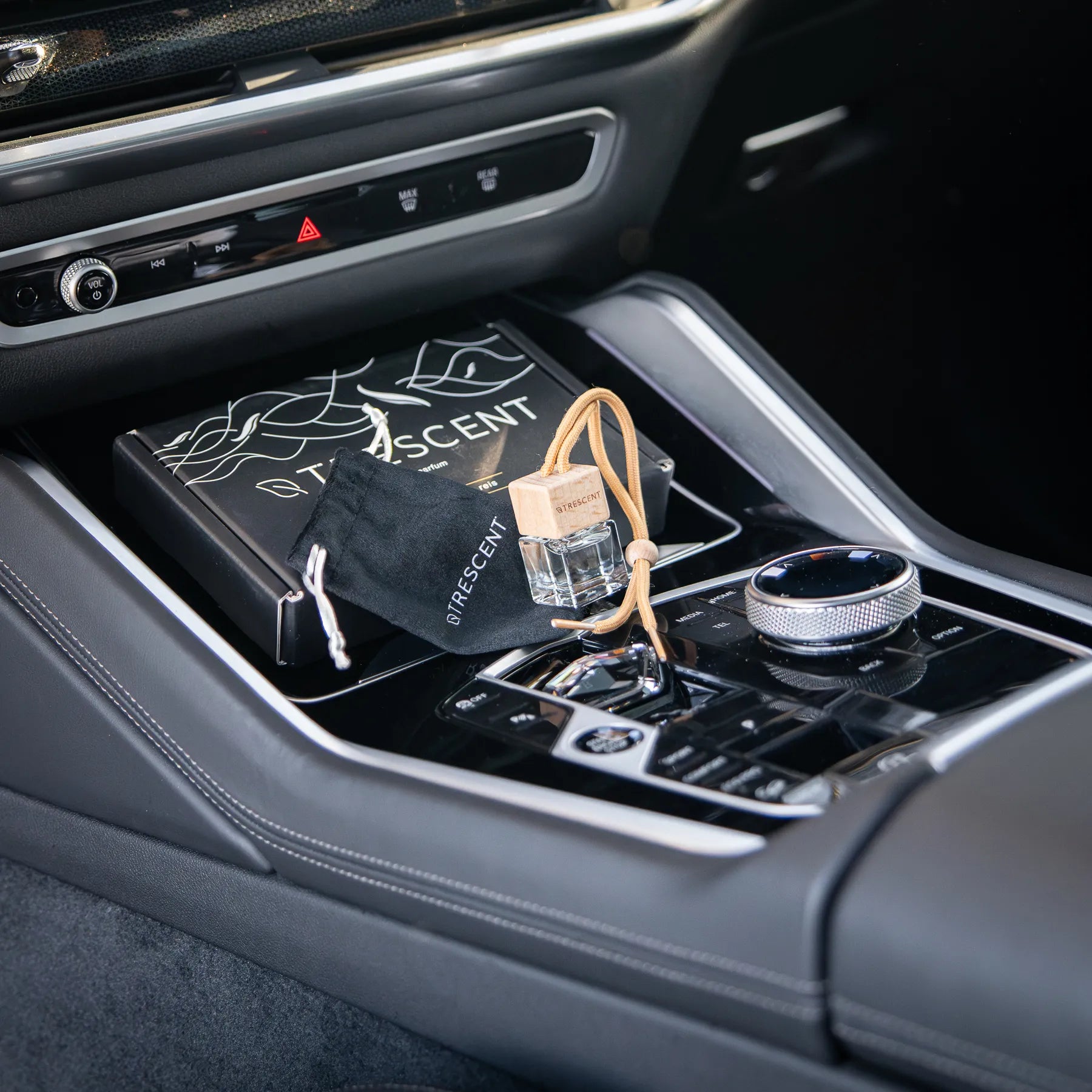 Autogeurtje van Trescent in een bmw
