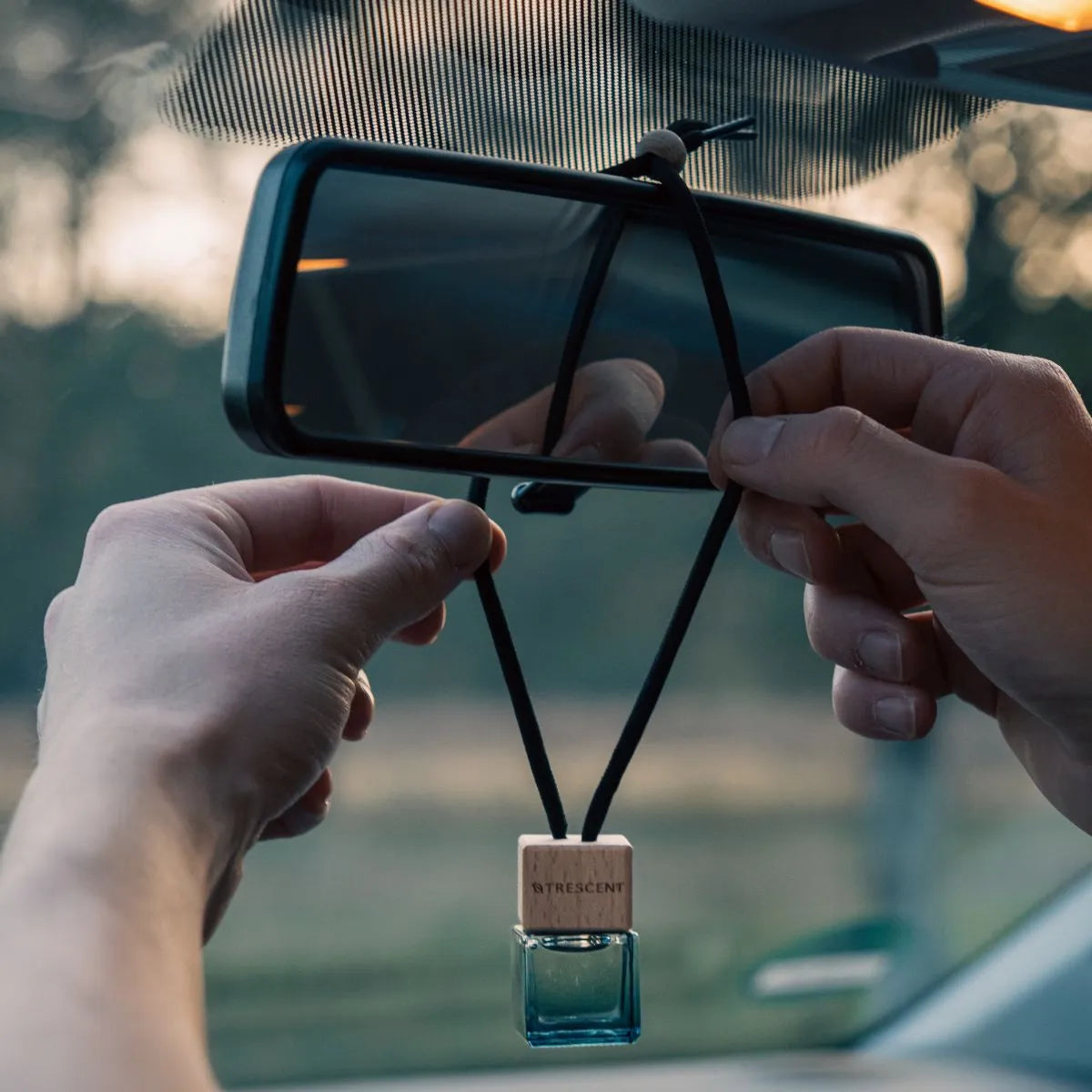Geurhanger Trescent in auto